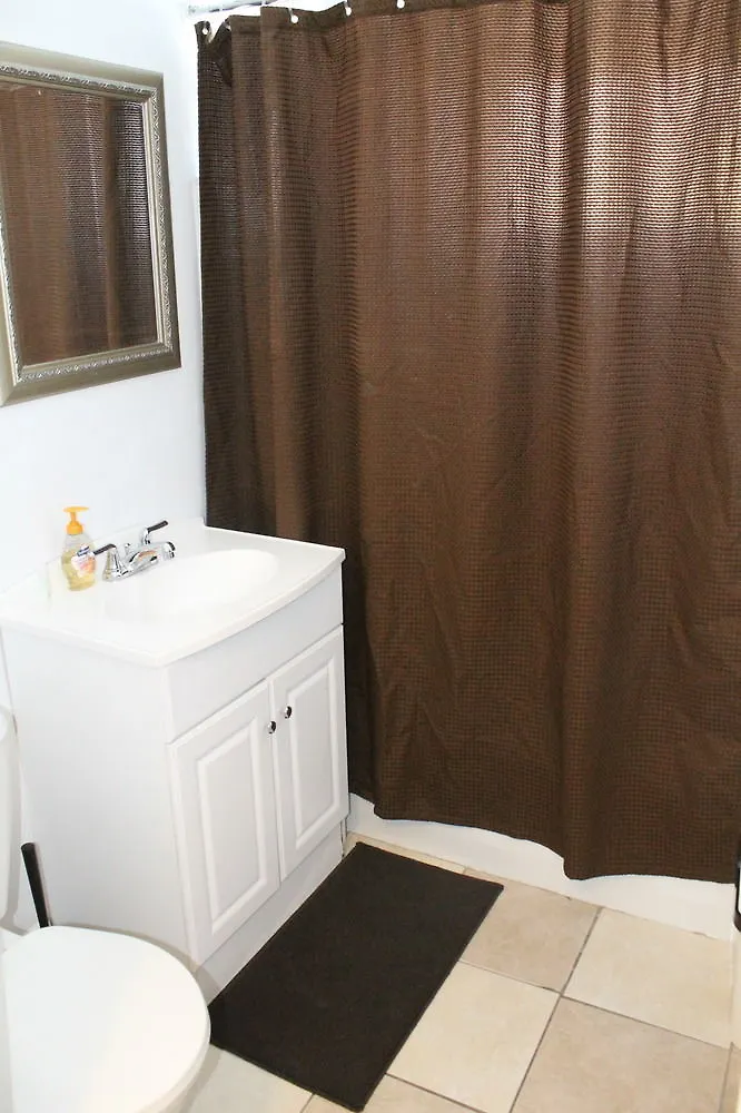 Adib Apartments - 625 Borthwick Ave, Unit 9 Ottawa Canada