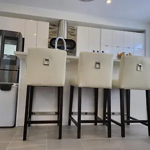 Maison d'hôtes 5 Star, Ottawa