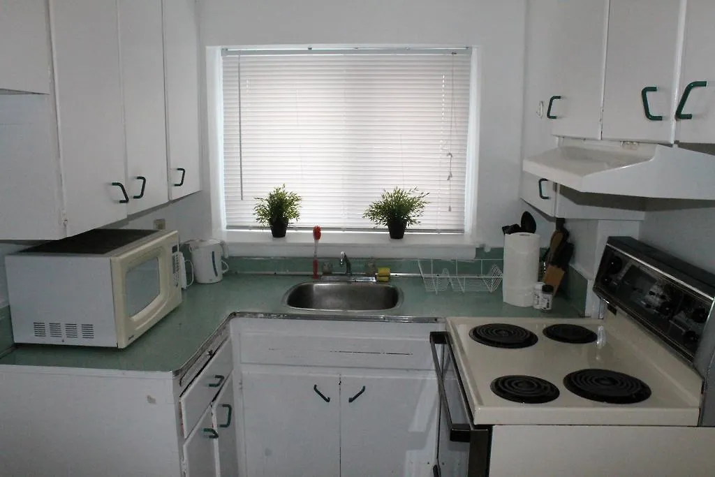 Adib Apartments - 625 Borthwick Ave, Unit 9 Ottawa Canada